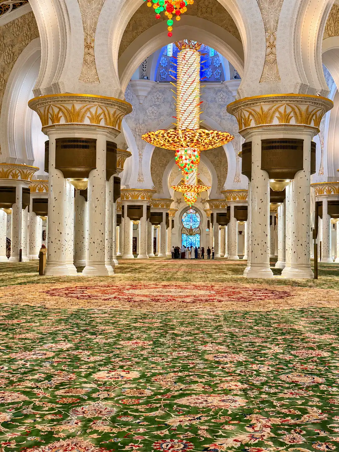 Innenansicht der Sheikh Zayed Moschee