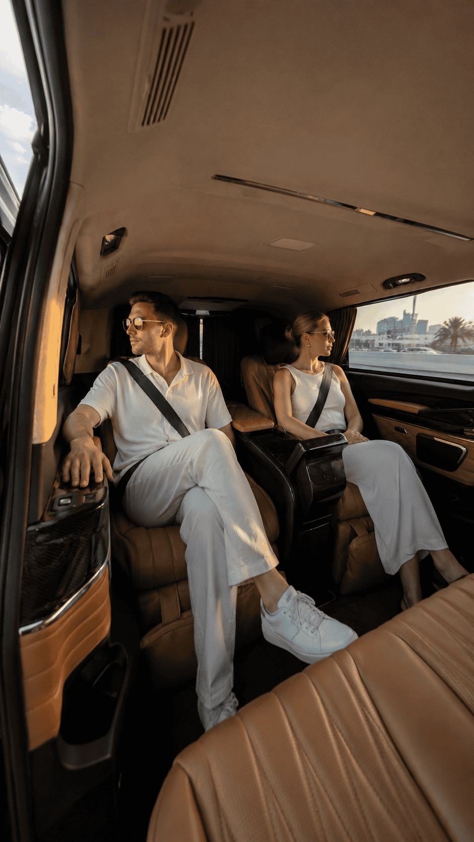 Desert Pearl Fahrzeug für private Abu Dhabi Ausflüge